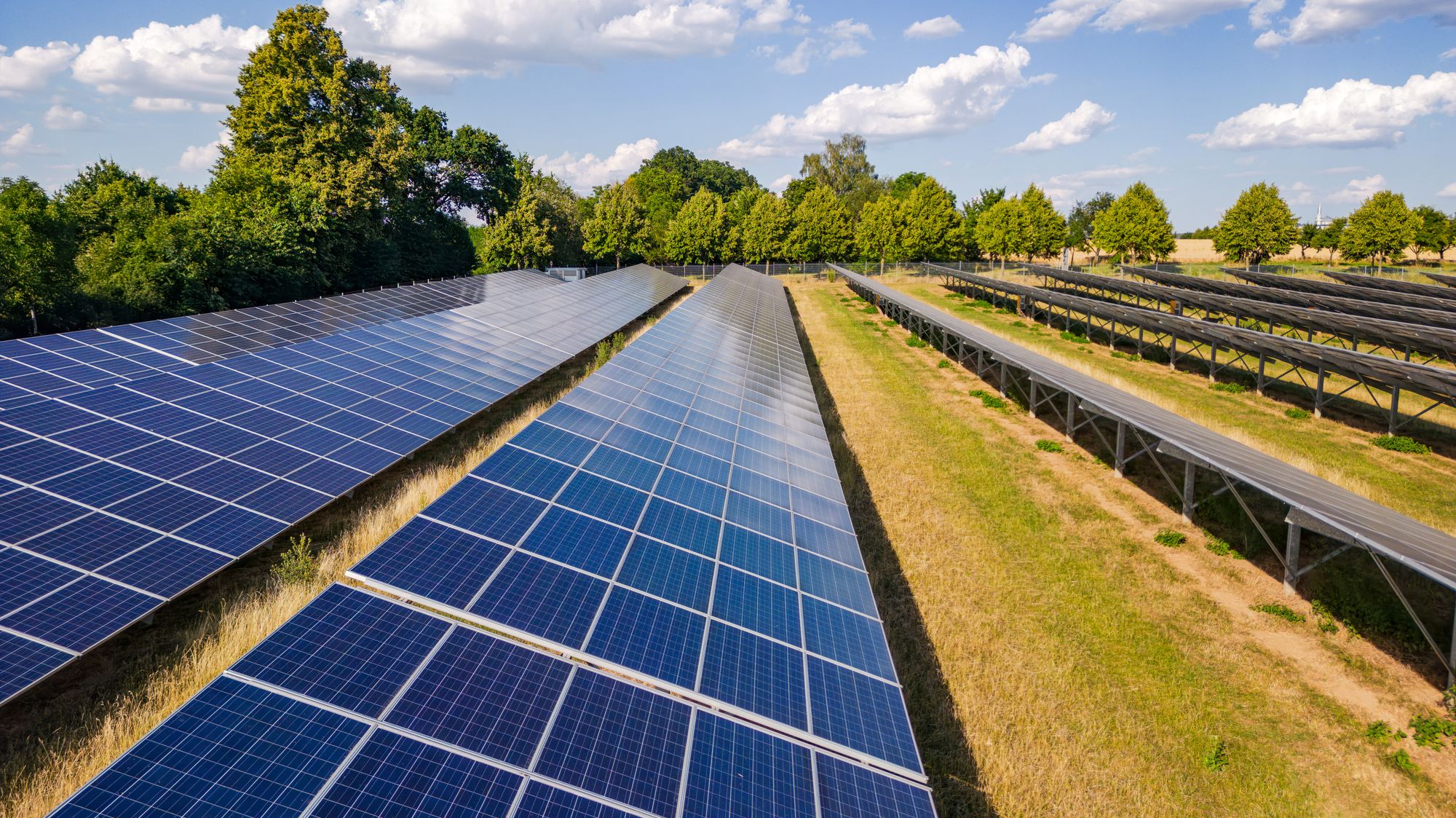 Une centrale solaire photovoltaïque.