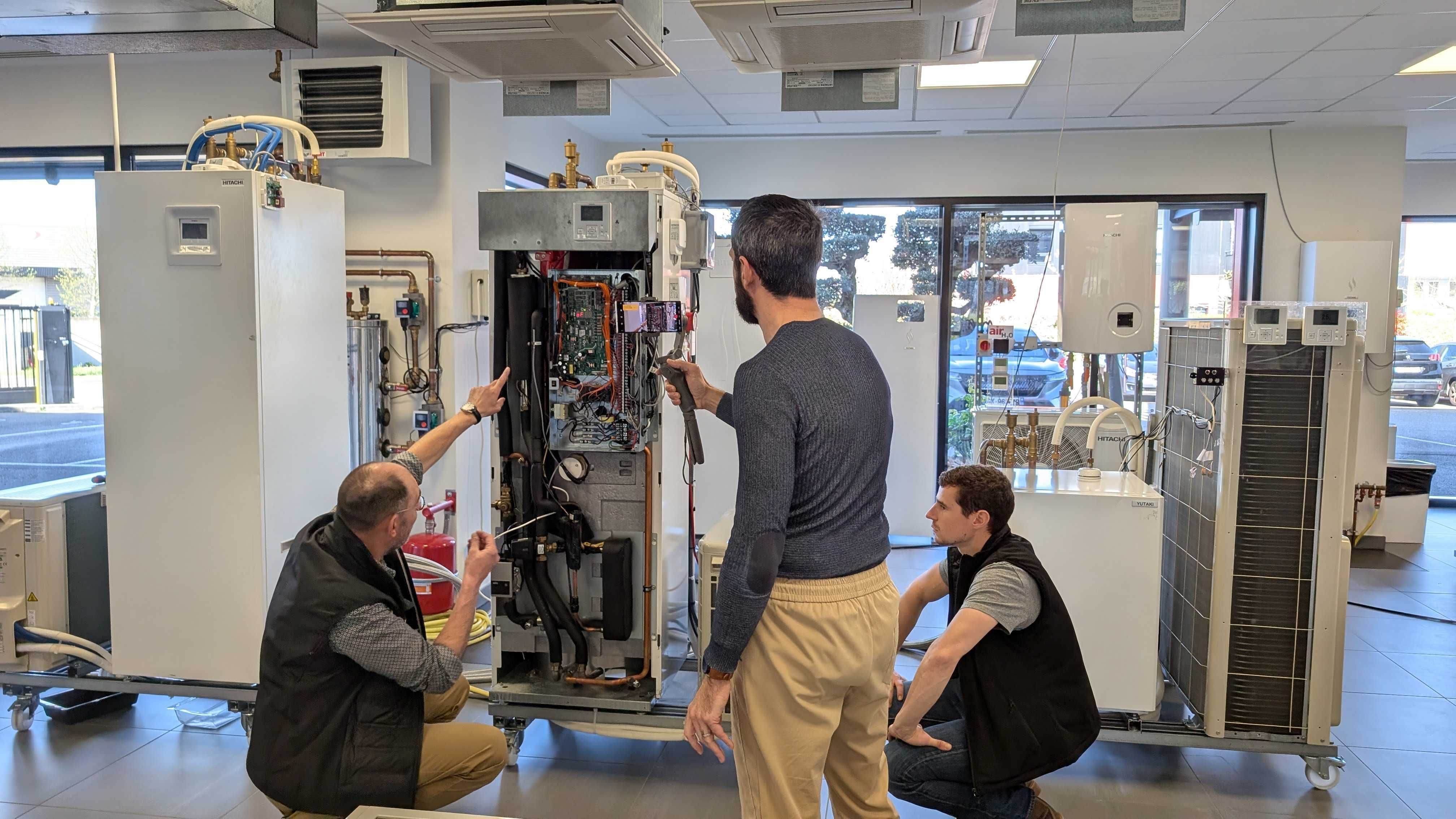 Hitachi Cooling & Heating et OpenClassrooms veulent rendre la formation professionnelle plus accessible et répondre aux besoins de main-d'œuvre induits par la transition énergétique.
