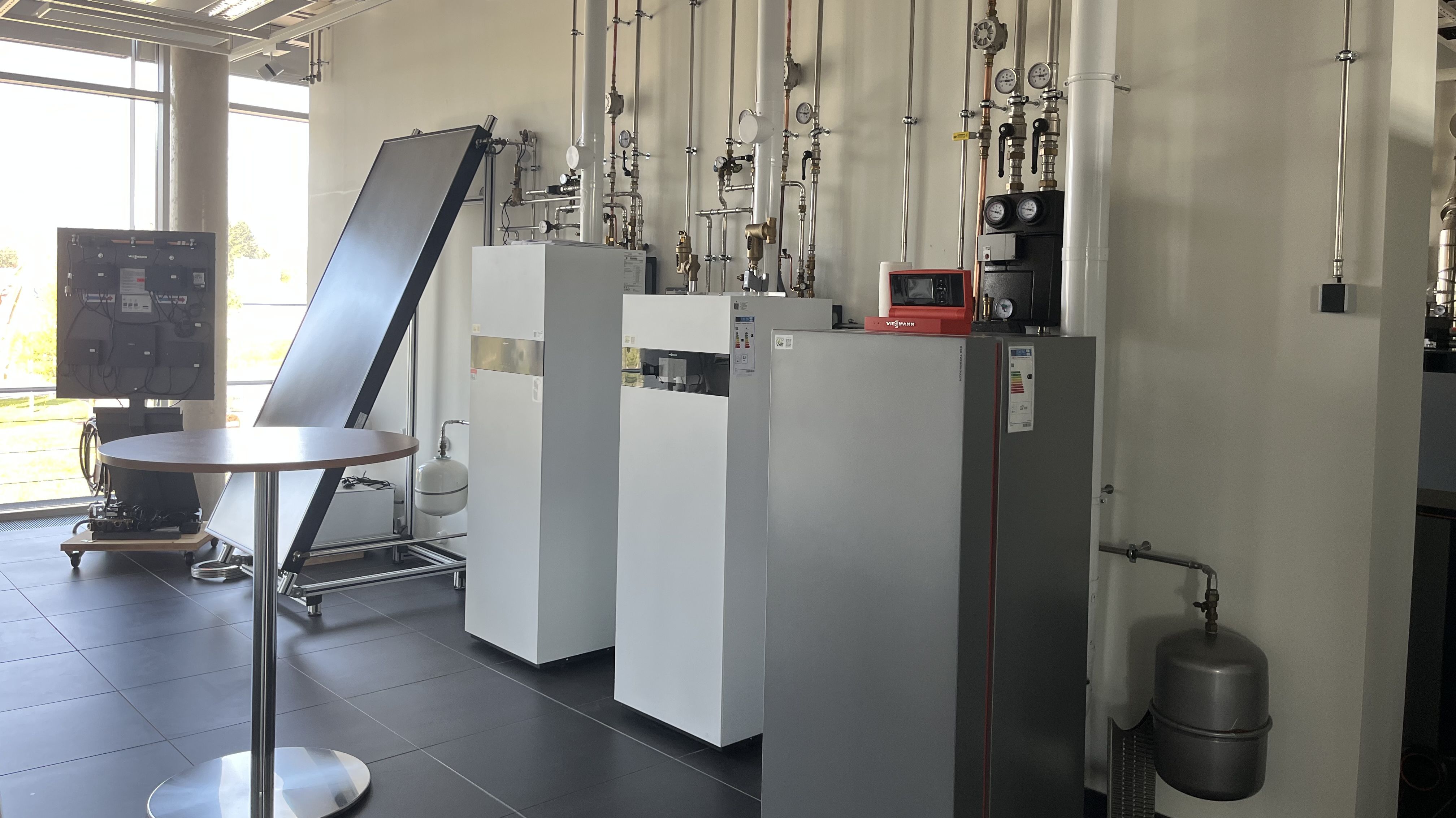 Viessmann Climate Solutions France présente ses agences comme sa "colonne vertébrale", orientée vers la proximité du terrain.