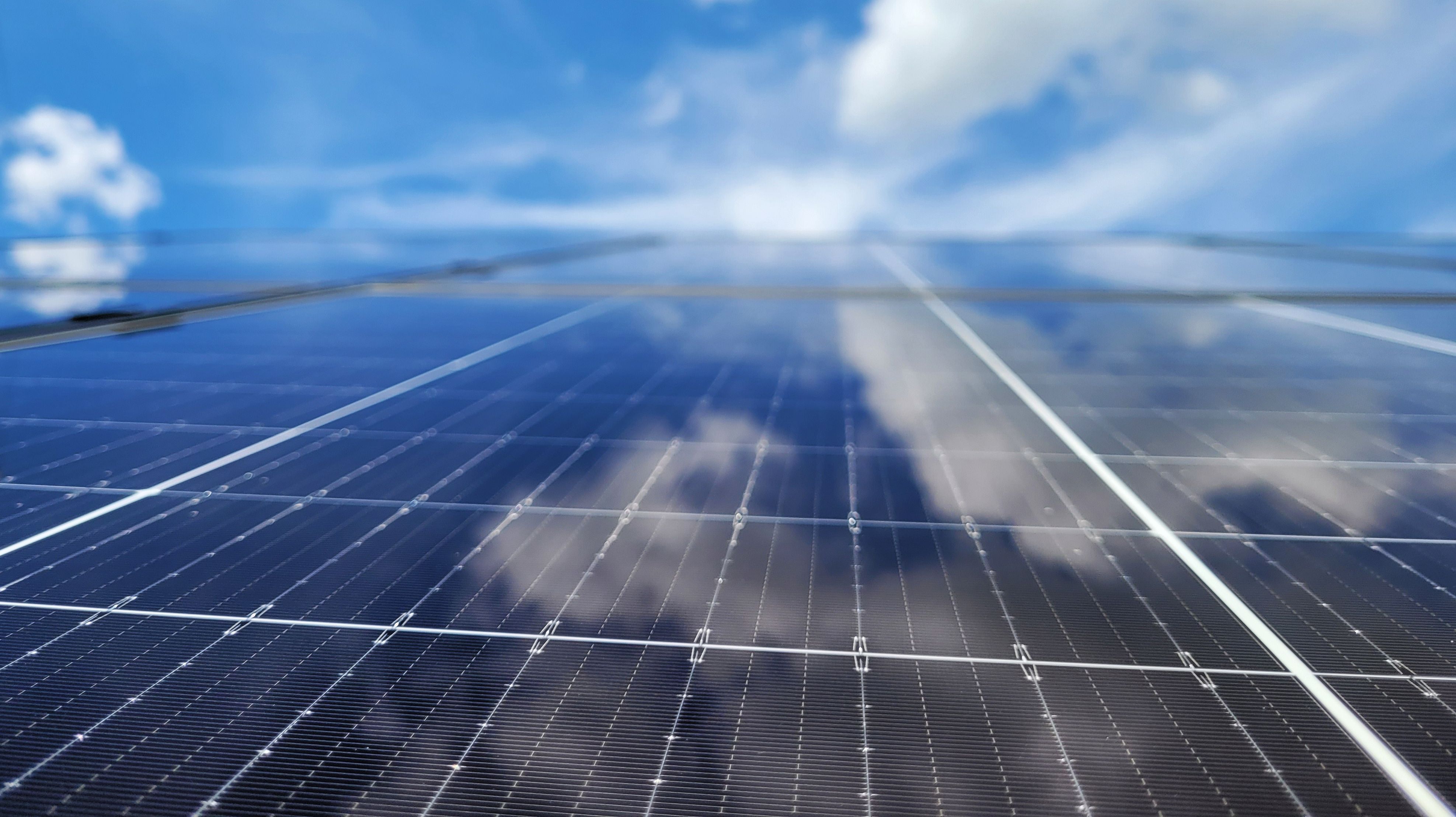 Illustration de panneaux solaires photovoltaïques.