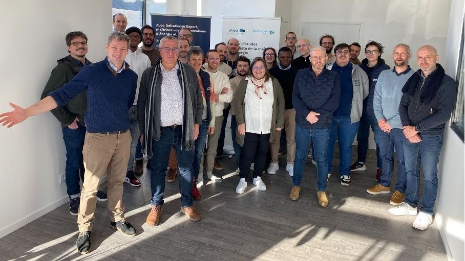 La direction d'ATFE Ingénierie et les équipes du siège social d'Akéa Énergies à Poitiers, en janvier 2025.